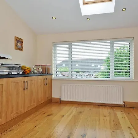 Amber Lodge Budget Accommodation Guest house